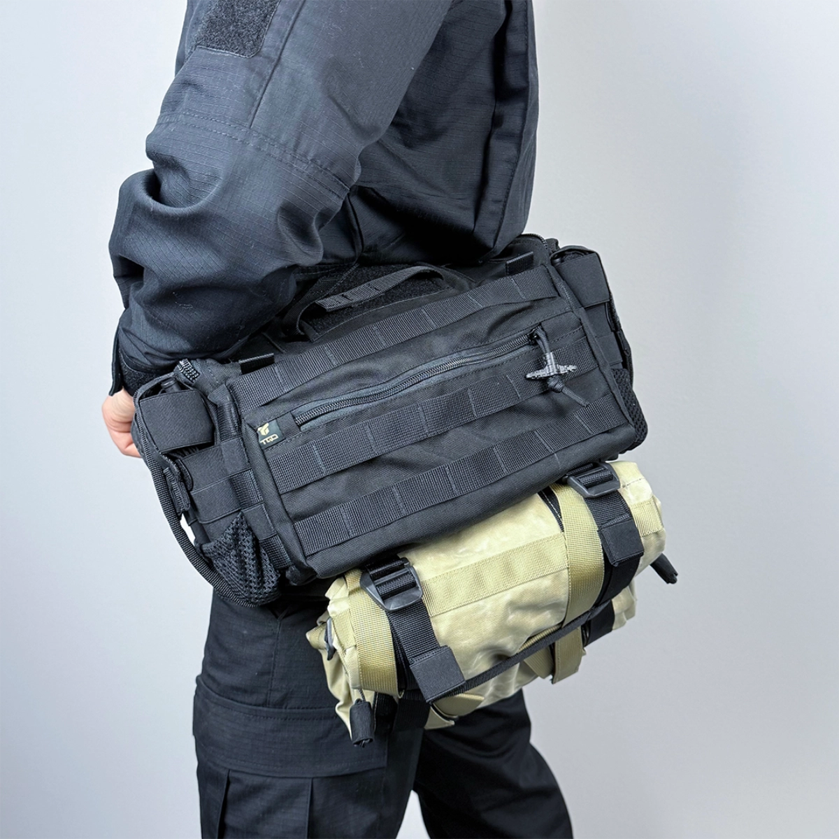 Borsa medica BM30 Nero portata lateralmente con supporto inferiore per barella morbida