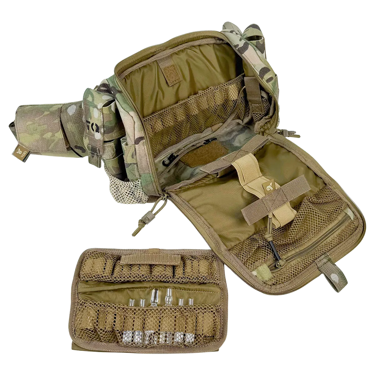 Borsa medica BM33 Multicam aperta con tasche interne e inserto organizzatore rimovibile con fiale dimostrative.