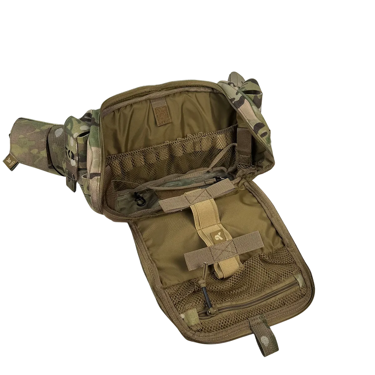 Borsa medica BM33 Multicam aperta con tasche interne in rete e compartimenti vuoti.