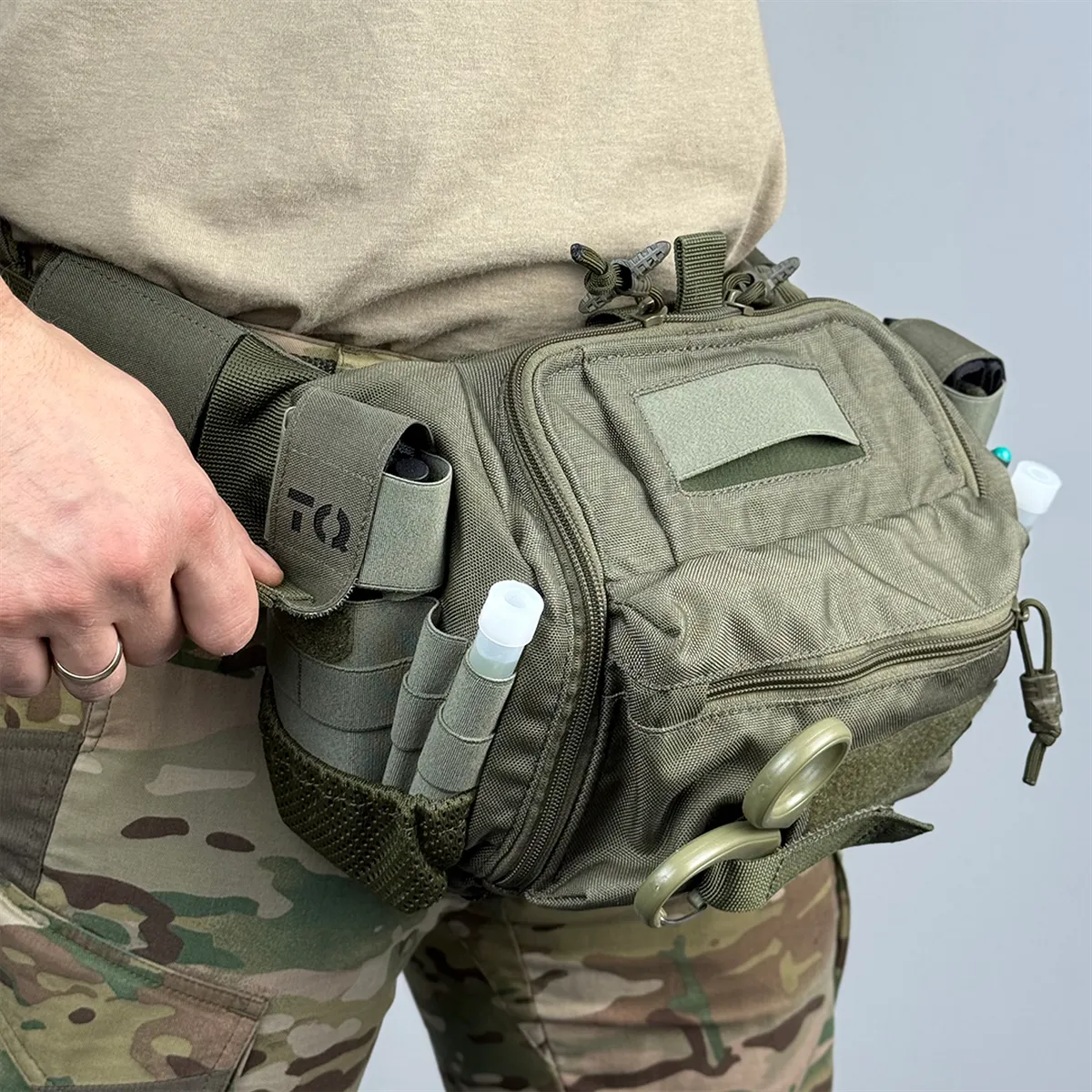 Utilizzo della borsa medica DNIPRO BM33 verde oliva con accesso rapido a tourniquet e accessori