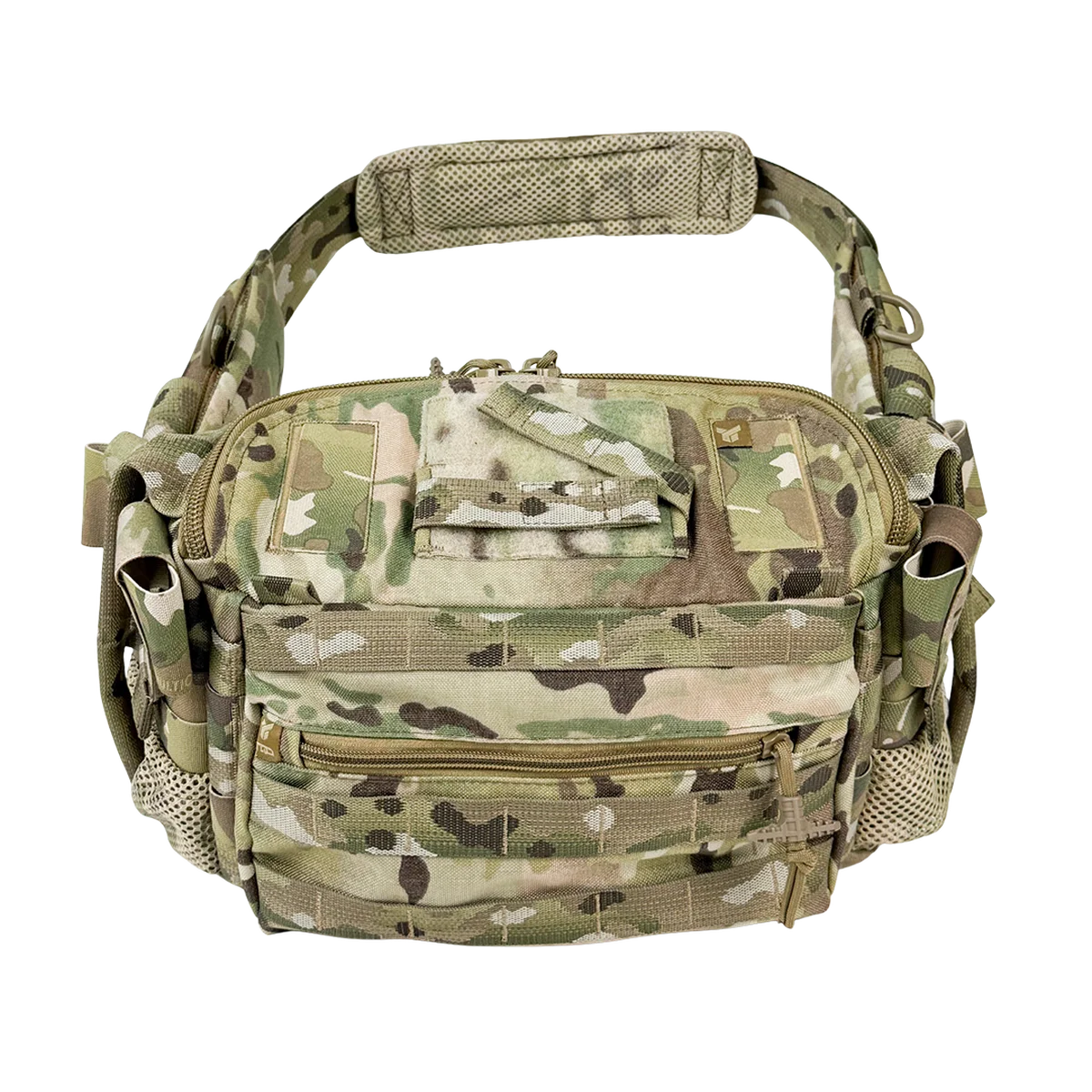 Borsa medica tattica BM30 Multicam da 10 litri vista frontalmente con pannello MOLLE