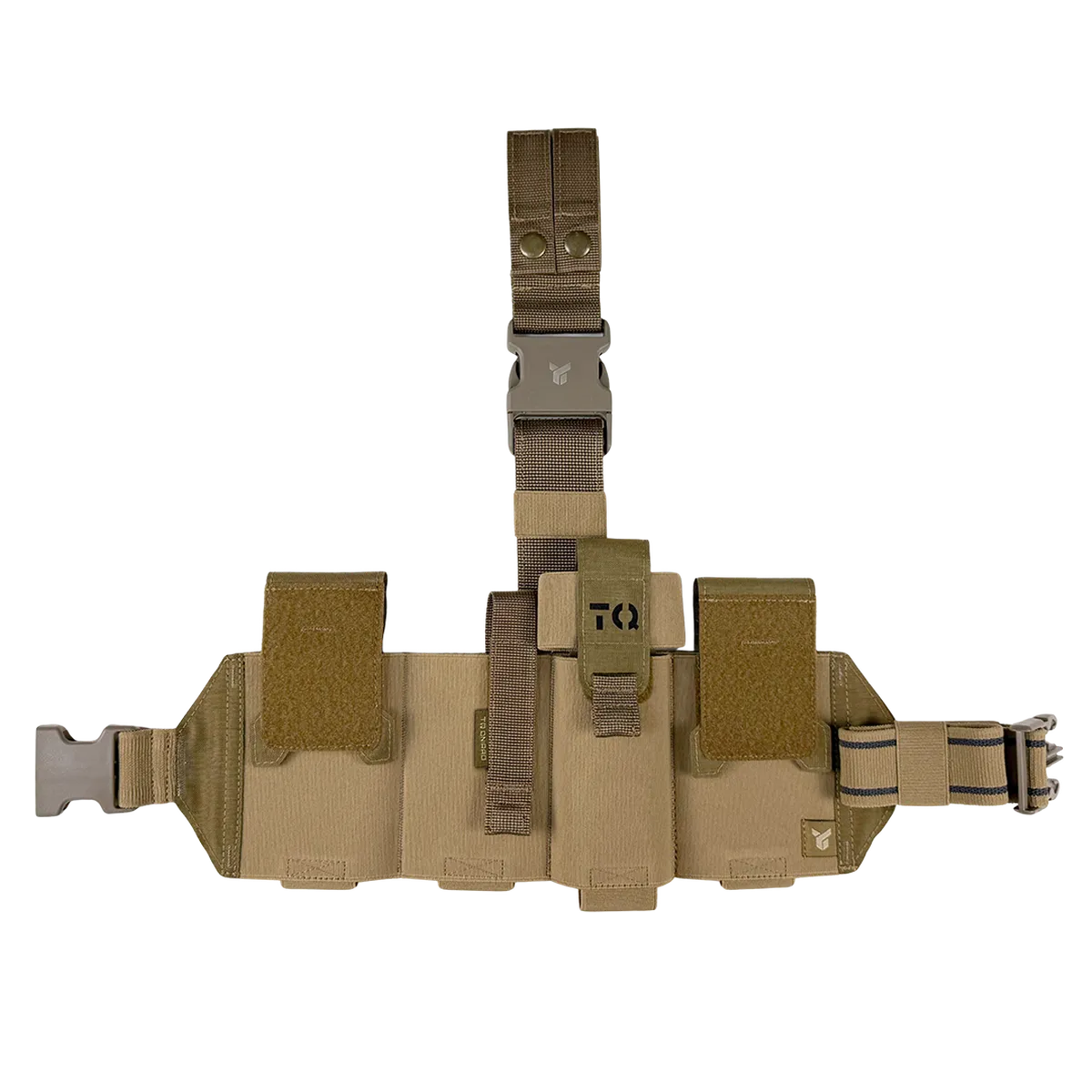 Vista frontale del cosciale medico aperto DNIPRO PM25 GEN2 Coyote con tasche porta kit, porta tourniquet e sistema di fissaggio regolabile.