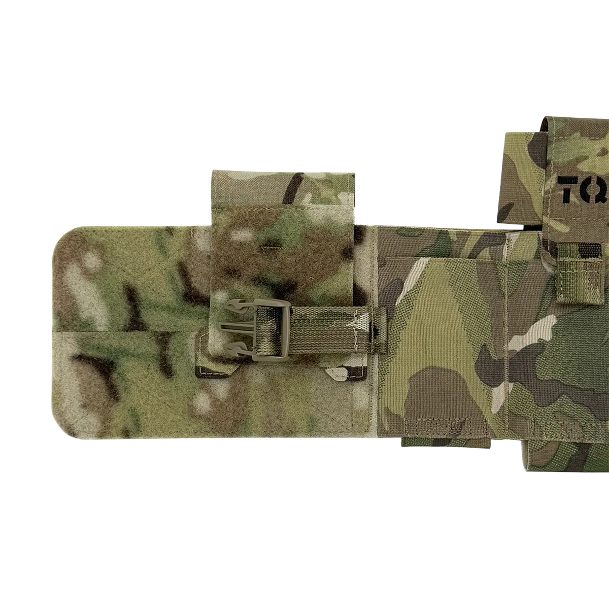 Dettaglio del sistema di apertura rapida della custodia IFAK da caviglia tattica DNIPRO PM23 in Multicam con chiusura a Velcro e fibbia FAST.