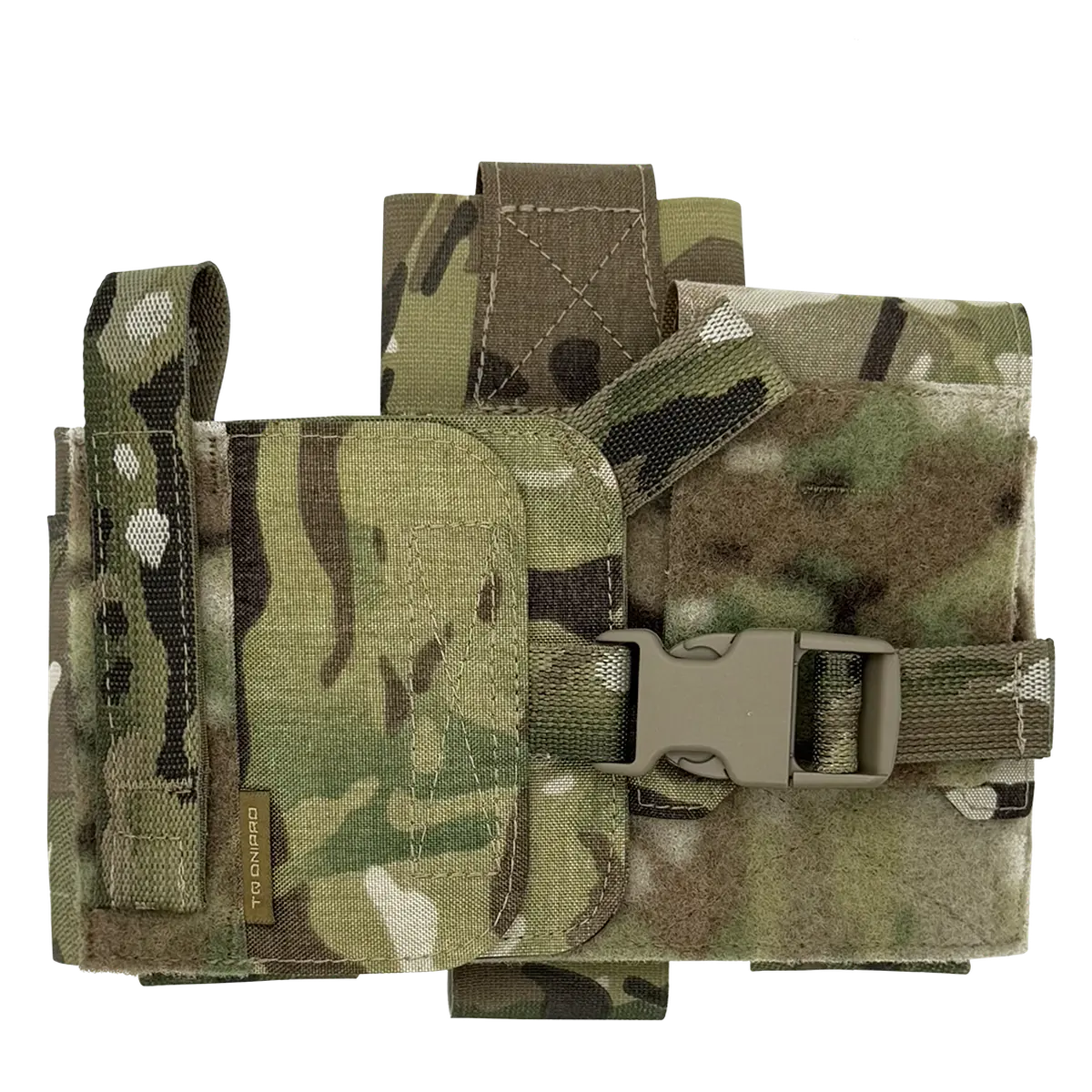 Vista posteriore della custodia IFAK da caviglia tattica DNIPRO PM23 in Multicam con fibbia FAST, fascia elastica regolabile e sistema di fissaggio alla gamba.
