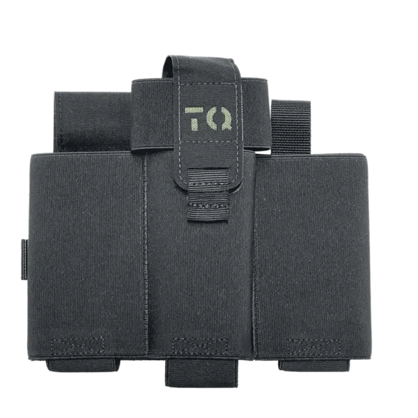Custodia IFAK da caviglia tattica DNIPRO PM23 nera vista frontale con sistema di fissaggio a Velcro, fascia elastica e supporto per kit di primo soccorso individuale.