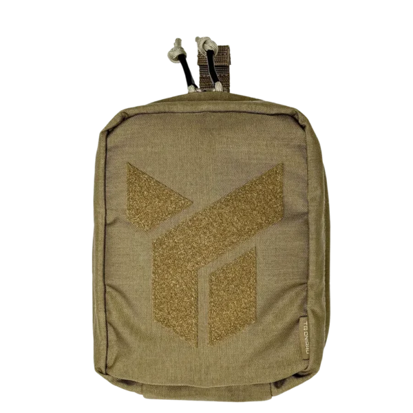 Vista frontale del porta IFAK tattico compatto Dnipro PM24 GEN2 colore Coyote