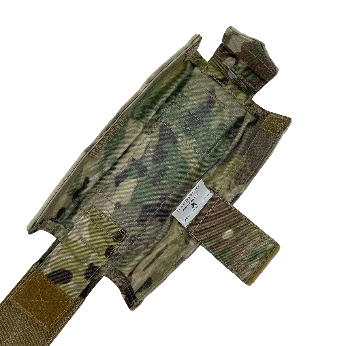 Custodia porta tourniquet DNIPRO PM08 Gen2 Multicam completamente aperta con visuale dell'interno e del sistema di ritenzione.