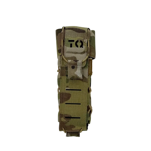 Vista frontale del porta tourniquet tattico DNIPRO Gen2 PM03 Multicam con marcatura TQ laser-cut
