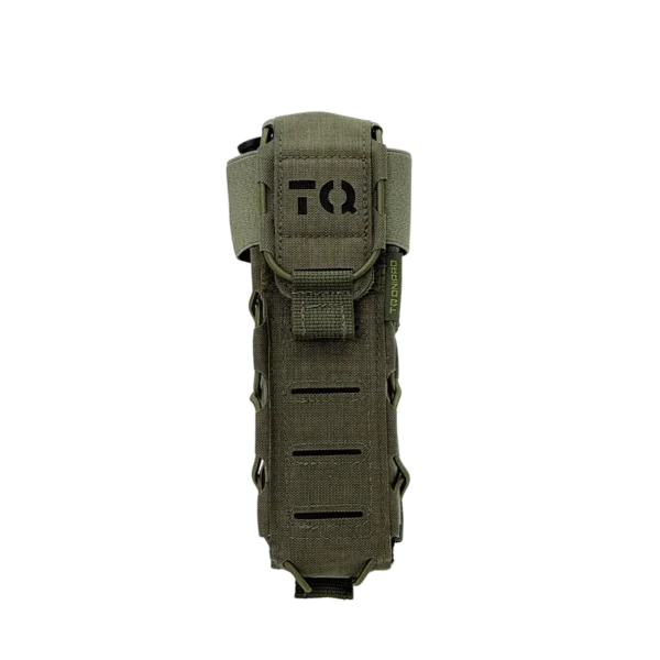Vista frontale del porta tourniquet tattico DNIPRO Gen2 PM03 colore oliva con marcatura TQ laser-cut