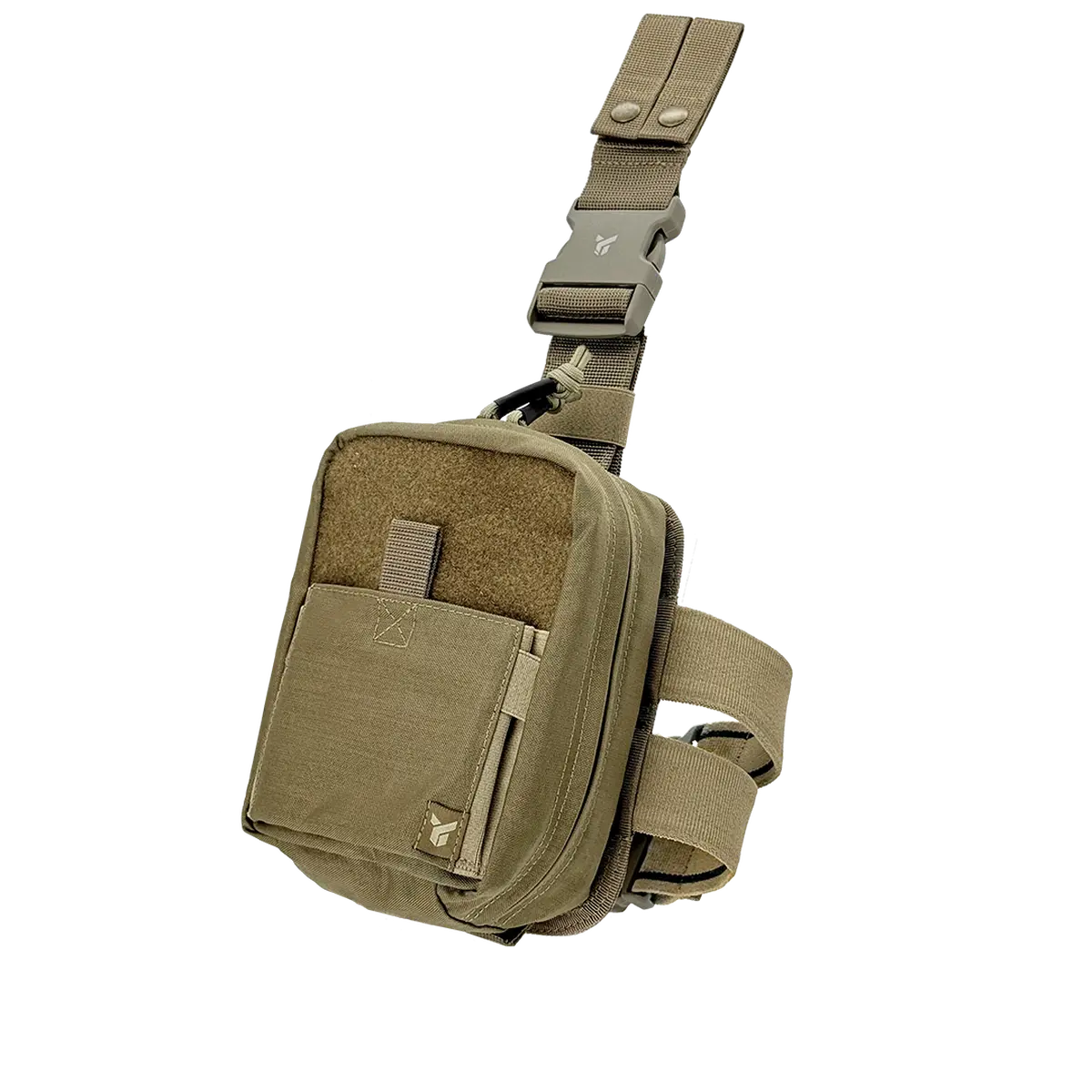 Tasca medica cosciale tattica DNIPRO PM21 in colorazione coyote, vista frontale del kit IFAK montato su piattaforma da coscia con fibbia di ritenzione.