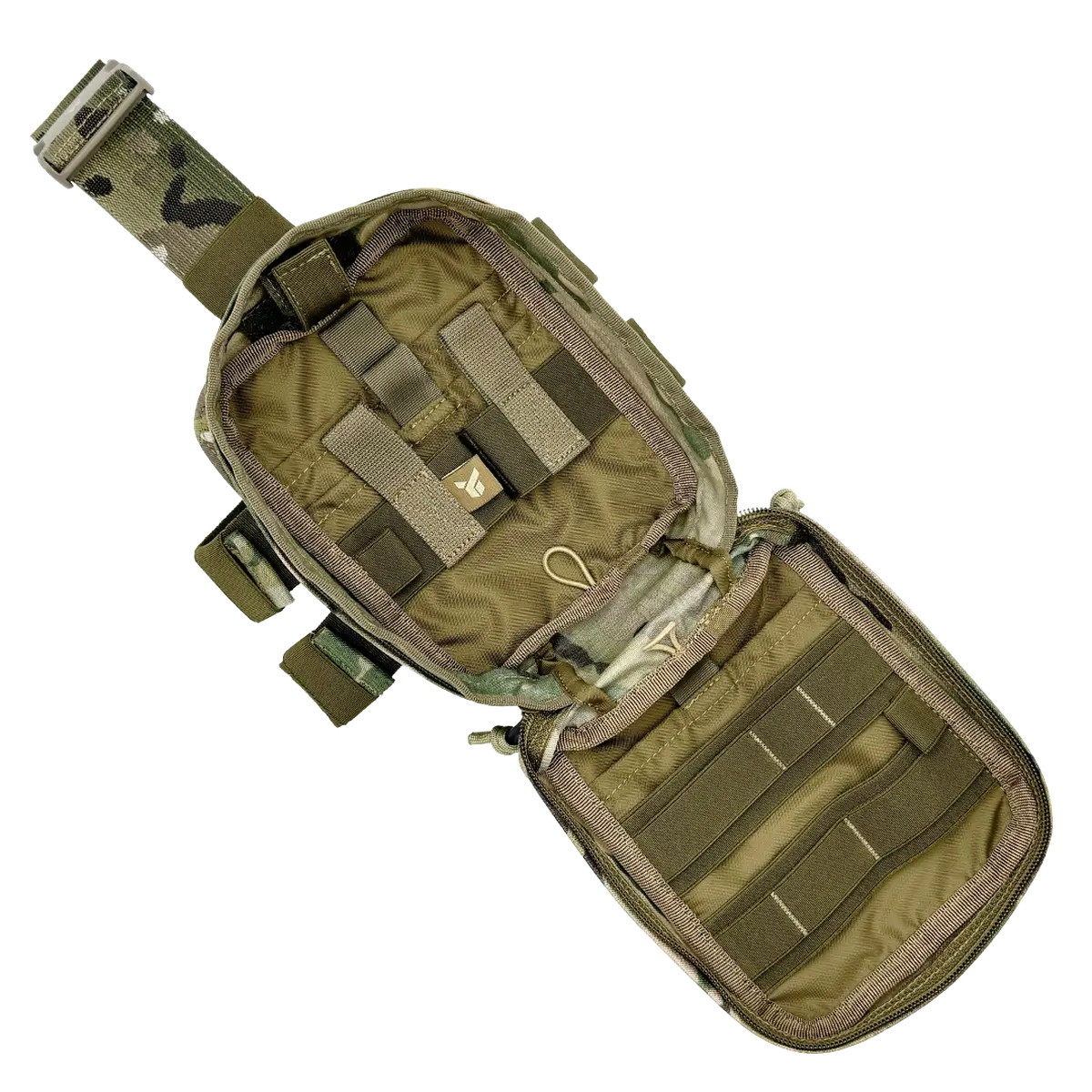 Interno vuoto a guscio della custodia tattica medica PM21 Multicam, che mostra la disposizione a libro di elastici e scomparti per kit IFAK.